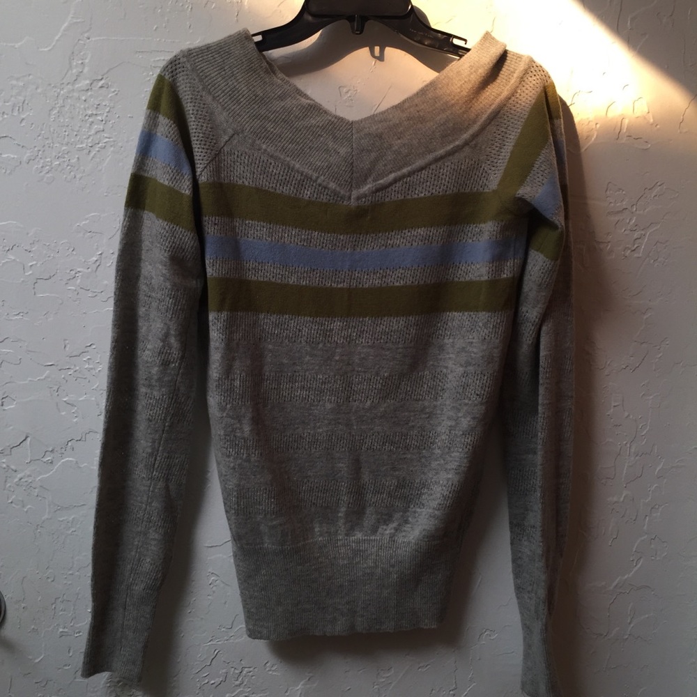 Grey Billabong lambswool v sweater